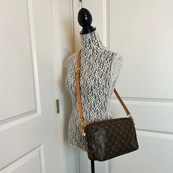 Authentic Louis Vuitton Trousse 28 converted into crossbody with Generic strap. - Picture 3 of 16